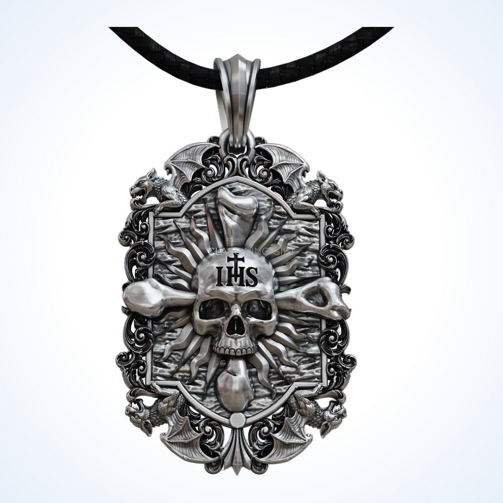 Gift for him gothic skull, full pendant straight-on display