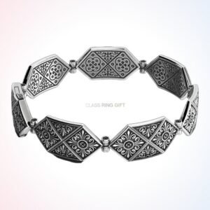 Personalized gift stylish antique bracelet with ornamental geometric medallions